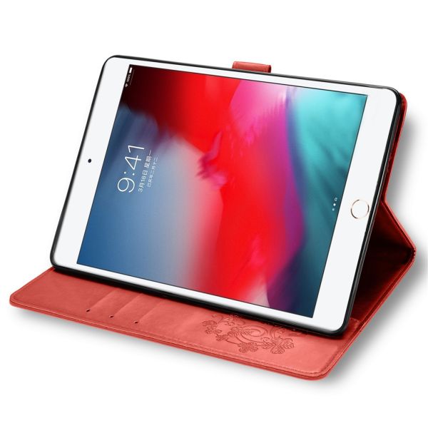 Coque Fleurs de Trèfle iPad 6 (2018) 9.7 pouces / iPad 5 (2017) 9.7 pouces - Rouge