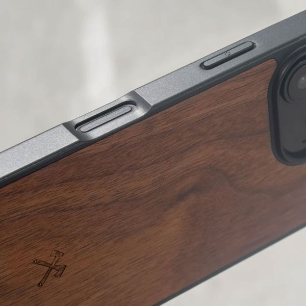 Woodcessories Coque Bumper MagSafe iPhone 16 Pro Max - Walnut