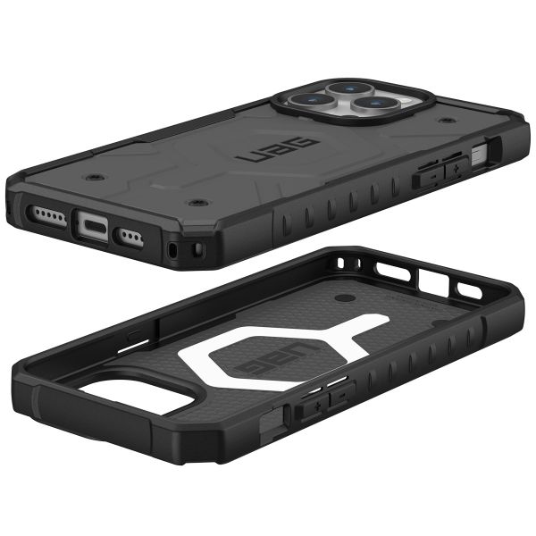 UAG Coque Pathfinder MagSafe iPhone 15 Pro Max - Argent