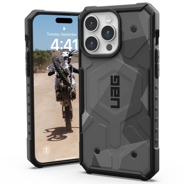 UAG Coque Pathfinder iPhone 15 Pro Max - Geo Camo