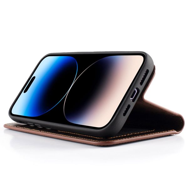 Wachikopa Étui de téléphone portefeuille Magic 2-in-1 iPhone 14 Pro - Dark Brown