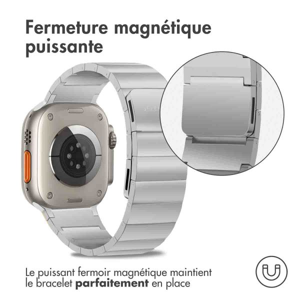 Selencia Bracelet magnétique en acier Apple Watch Series 1-10 / SE / Ultra (2) - 42/44/45/46/49 mm - Argent