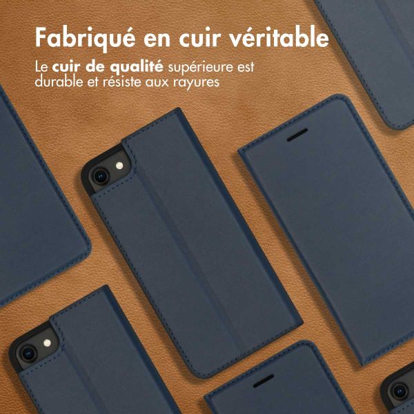 Accezz Étui de téléphone Slim Folio en cuir de qualité supérieure iPhone SE (2022 / 2020) / 8 / 7 / 6(s) - Bleu foncé