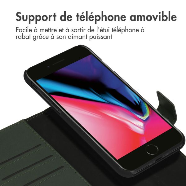 Accezz Étui de téléphone portefeuille en cuir de qualité supérieure 2 en 1 iPhone SE (2022 / 2020) / 8 / 7 / 6(s) - Vert