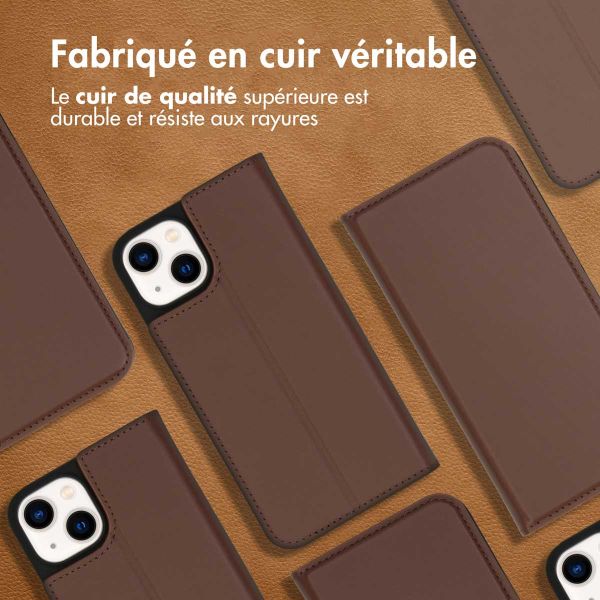 Accezz Étui de téléphone Slim Folio en cuir de qualité supérieure iPhone 14 - Brun