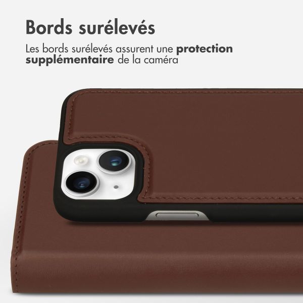 Accezz Étui de téléphone portefeuille en cuir de qualité supérieure 2 en 1 iPhone 14 - Brun