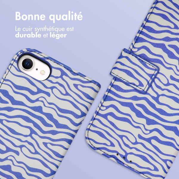 imoshion ﻿Étui de téléphone portefeuille Design iPhone SE (2022 / 2020) / 8 / 7 / 6(s) - White Blue Stripes