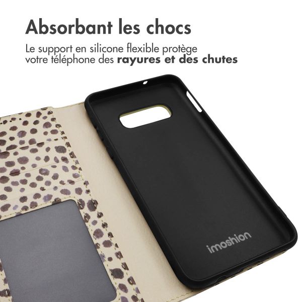 iMoshion ﻿Étui de téléphone portefeuille Design Samsung Galaxy S10e - Black And White Dots