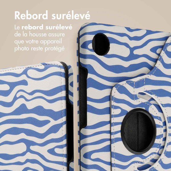 imoshion Coque tablette Design rotatif à 360° Samsung Galaxy Tab A9 8.7 pouces - White Blue Stripes