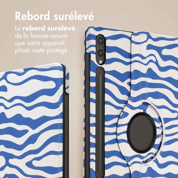 imoshion Coque tablette Design rotatif à 360° Samsung Galaxy Tab S9 Plus - White Blue Stripes