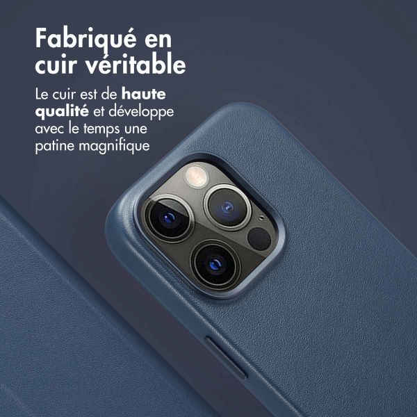 Accezz Étui de téléphone portefeuille en cuir 2-en-1 avec MagSafe iPhone 15 Pro - Nightfall Blue