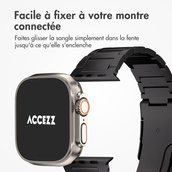 Accezz Bracelet en acier Titane mat pour l'Apple Watch Series 1-9 / SE / Ultra (2) - 42/44/45/49 mm - Noir