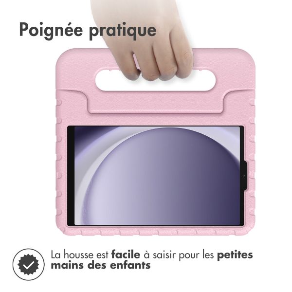 imoshion Coque kidsproof avec poignée Samsung Galaxy Tab A9 8.7 pouces - Rose clair