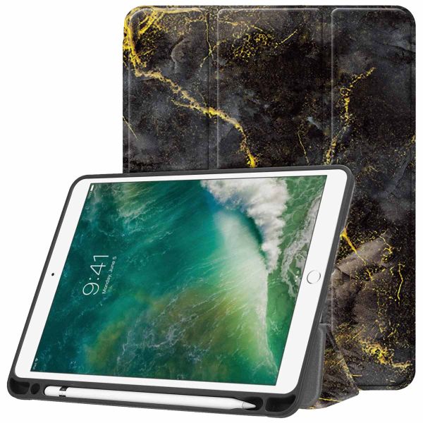 imoshion Coque tablette Trifold iPad 6 (2018) 9.7 pouces / iPad 5 (2017) 9.7 pouces / Air 2 (2014) / Air 1 (2013) - Black Marble