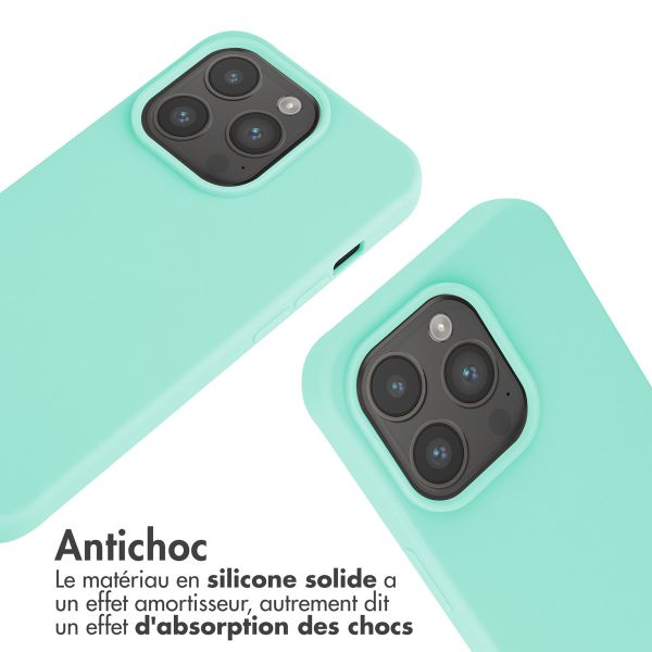 iMoshion ﻿Coque en silicone avec cordon iPhone 15 Pro - Menthe verte