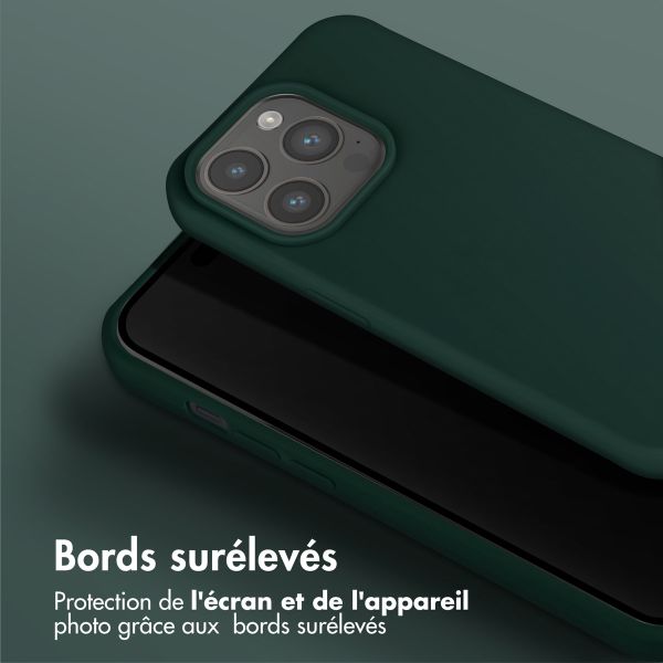 Selencia Coque silicone avec cordon amovible iPhone 15 Pro - Vert foncé