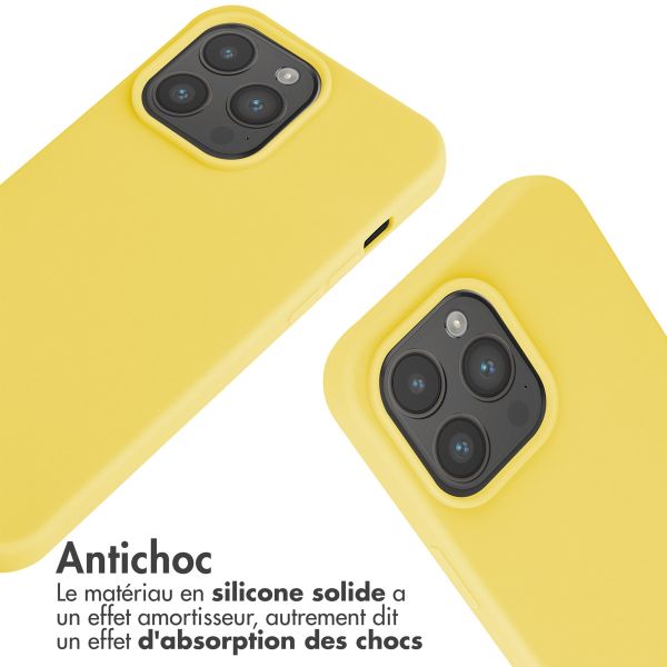 iMoshion ﻿Coque en silicone avec cordon iPhone 15 Pro Max - Jaune