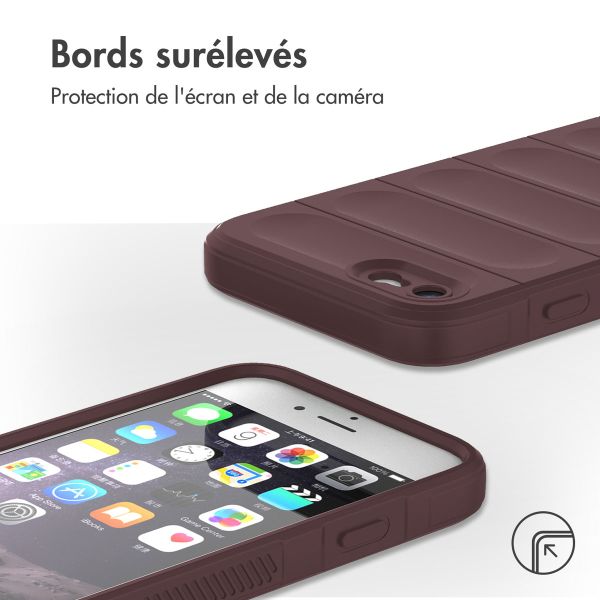 imoshion Coque arrière EasyGrip iPhone SE (2022 / 2020) / 8 / 7 - Aubergine