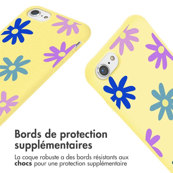 imoshion Coque design en silicone avec cordon iPhone SE (2022 / 2020) / 8 / 7 - Yellow Flower Distance