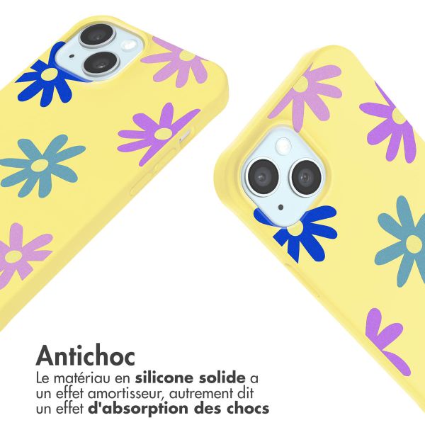 imoshion Coque design en silicone avec cordon iPhone 15 - Yellow Flower Distance