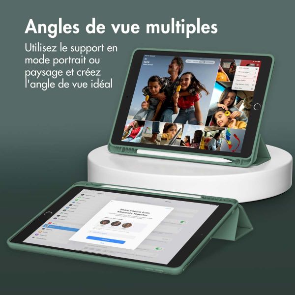 Accezz Étui de téléphone portefeuille Smart Silicone iPad 9 (2021) 10.2 / iPad 8 (2020) 10.2 / iPad 7 (2019) 10.2 - Vert foncé