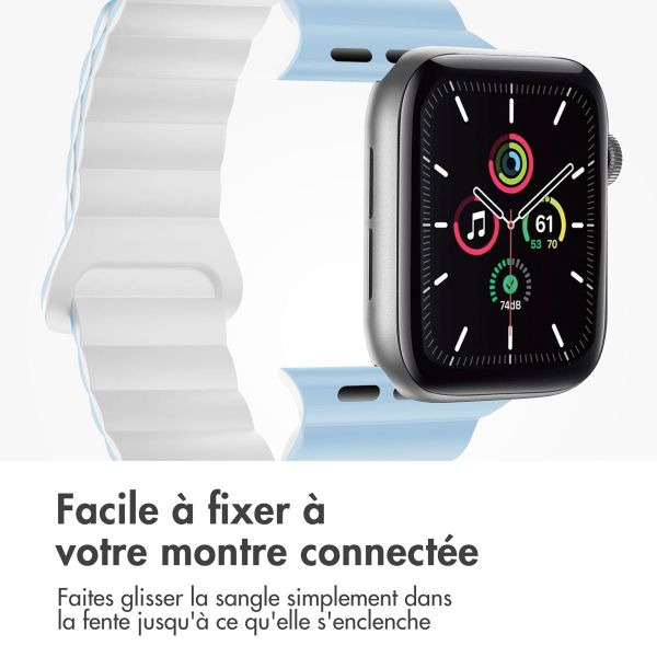 imoshion Bracelet magnétique en silicone pour l'Apple Watch Apple Watch Series 1-9 / SE - 38/40/41 mm / Series 10 - 42 mm - Bleu / Blanc