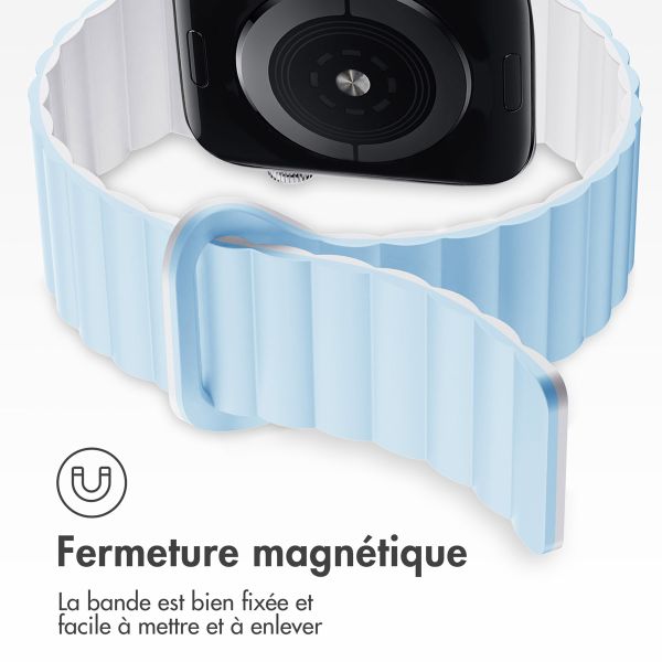 imoshion Bracelet magnétique en silicone pour l'Apple Watch Apple Watch Series 1-9 / SE - 38/40/41 mm / Series 10 - 42 mm - Bleu / Blanc