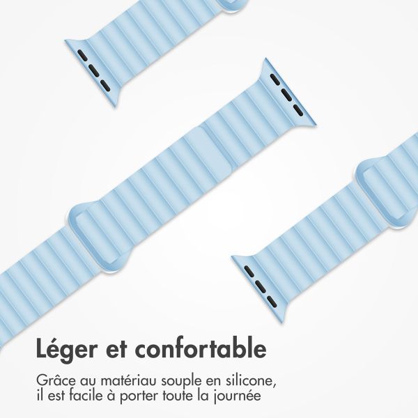 imoshion Bracelet magnétique en silicone pour l'Apple Watch Apple Watch Series 1-9 / SE - 38/40/41 mm / Series 10 - 42 mm - Bleu / Blanc