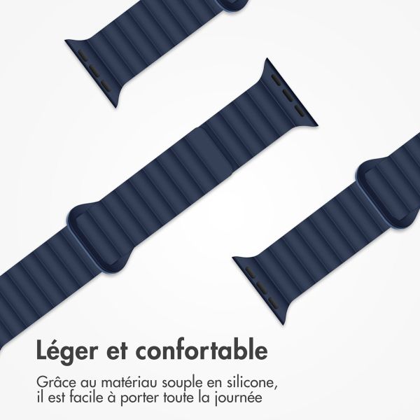 imoshion Bracelet magnétique en silicone pour l'Apple Watch Apple Watch Series 1-9 / SE - 38/40/41 mm / Series 10 - 42 mm - Bleu Foncé