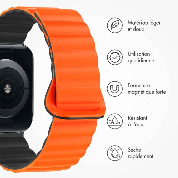 imoshion Bracelet magnétique en silicone pour l'Apple Watch Apple Watch Series 1-9 / SE - 38/40/41 mm / Series 10 - 42 mm - Orange / Noir