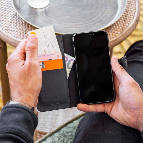 Accezz Étui de téléphone portefeuille en cuir de qualité supérieure 2 en 1 iPhone 14 Pro - Noir