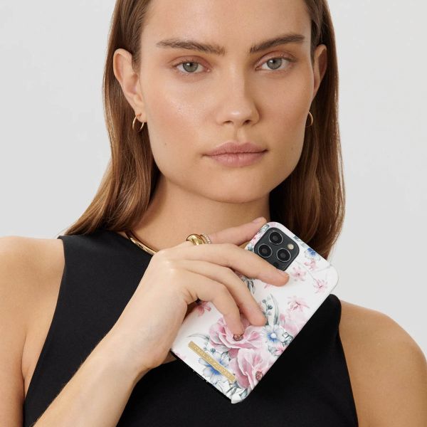 iDeal of Sweden Coque Fashion iPhone 14 - Floral Romance