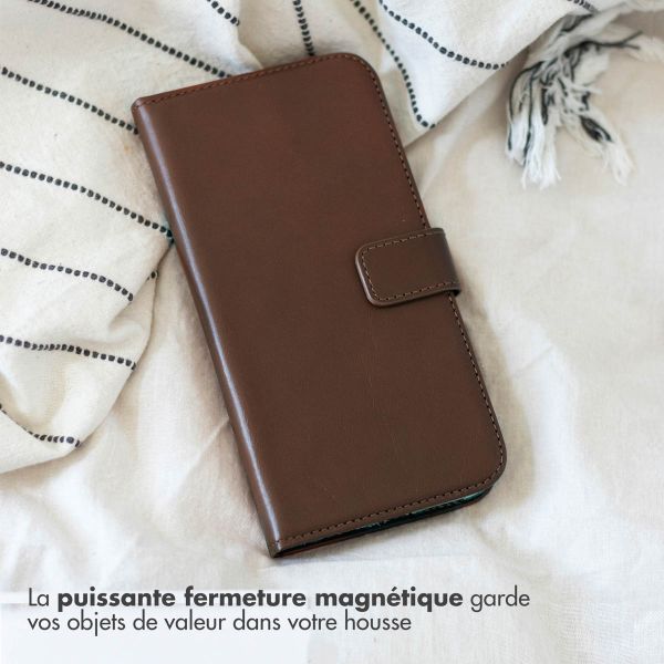 Selencia Étui de téléphone portefeuille en cuir véritable iPhone 15 - Brun