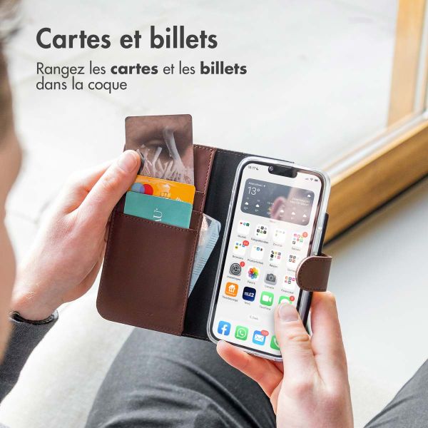 Accezz Étui de téléphone Wallet iPhone 14 Pro Max - Brun