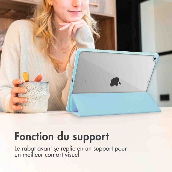 imoshion Coque tablette rigide Trifold iPad 9 (2021) 10.2 pouces / iPad 8 (2020) 10.2 pouces / iPad 7 (2019) 10.2 pouces - Bleu clair