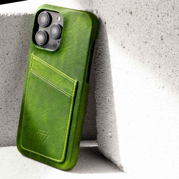 Wachikopa Coque Full Wrap C.C. avec 2 porte-cartes iPhone 14 Pro - Forest Green