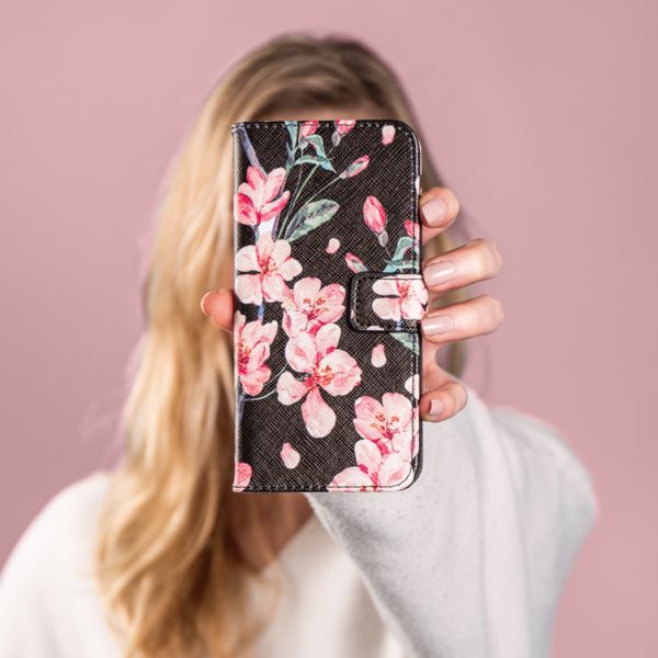 iMoshion Design Softcase Bookcase iPhone 15 - Blossom Black