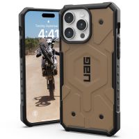 UAG Coque Pathfinder MagSafe iPhone 15 Pro Max - Dark Earth