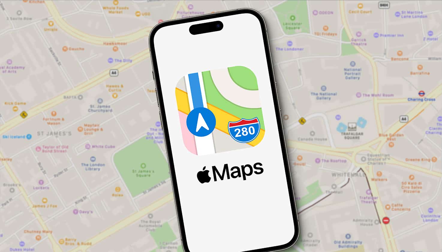 iPhone 16 avec iOS 18, Maps propose cartes topographiques, réseaux de sentiers et suivi des randonnées hors ligne.
